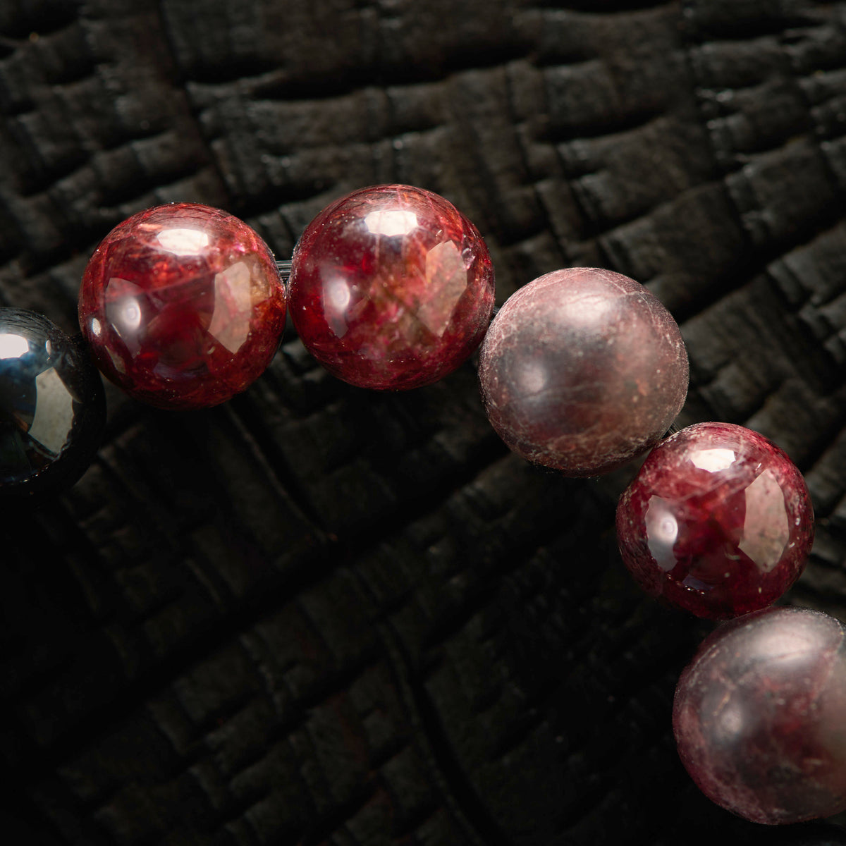 Bracelet élastique en Grenat Rouge et Hématite