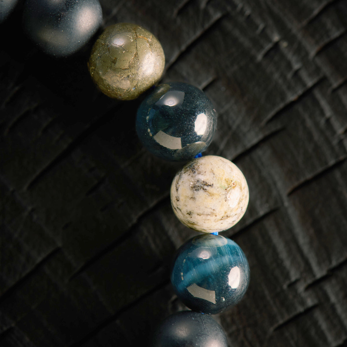 Bracelet élastique en Jaspe K2, Oeil de Faucon, Pyrite et Agate Noire - Onyx