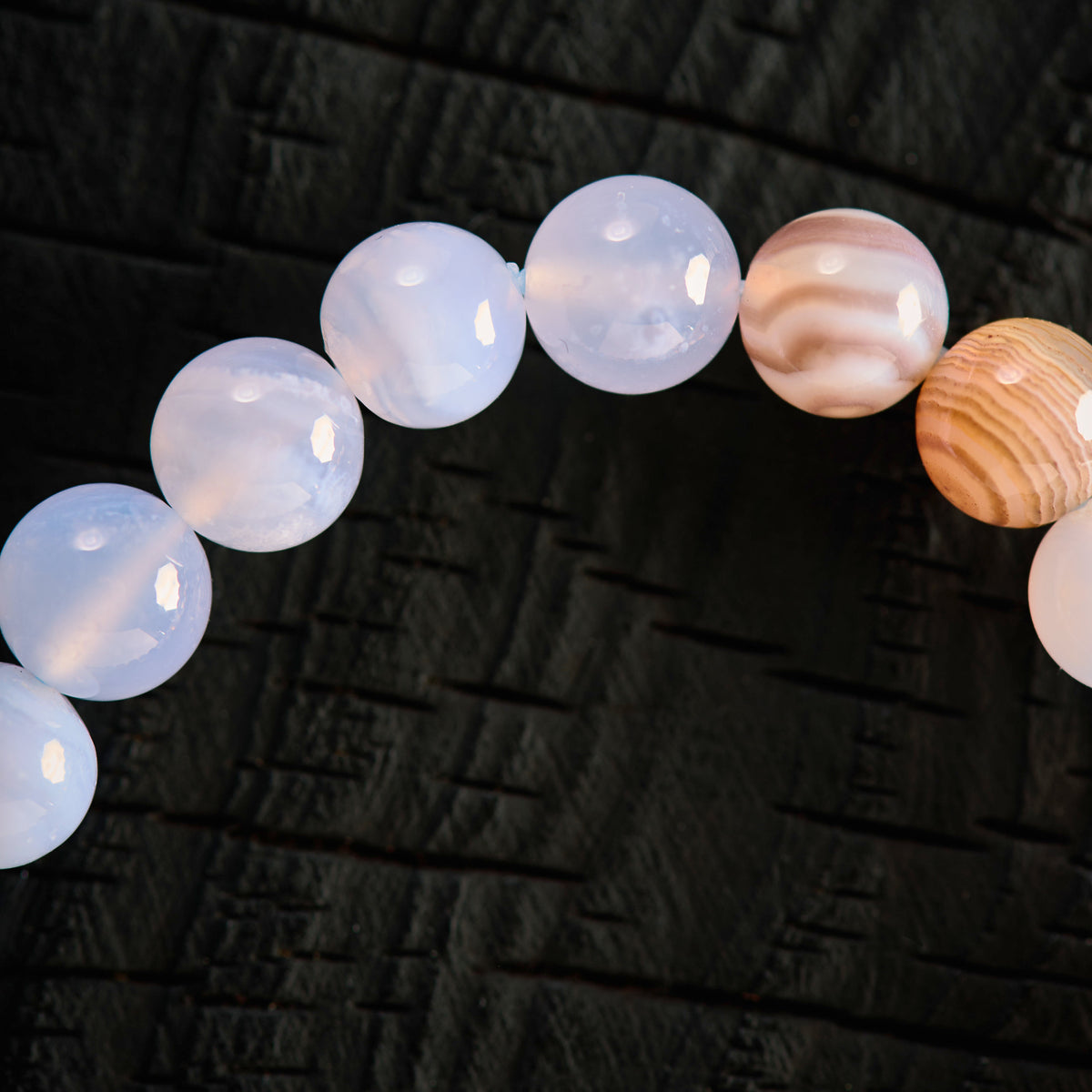 Bracelet élastique en Calcédoine, Agate du Botswana et Hématite