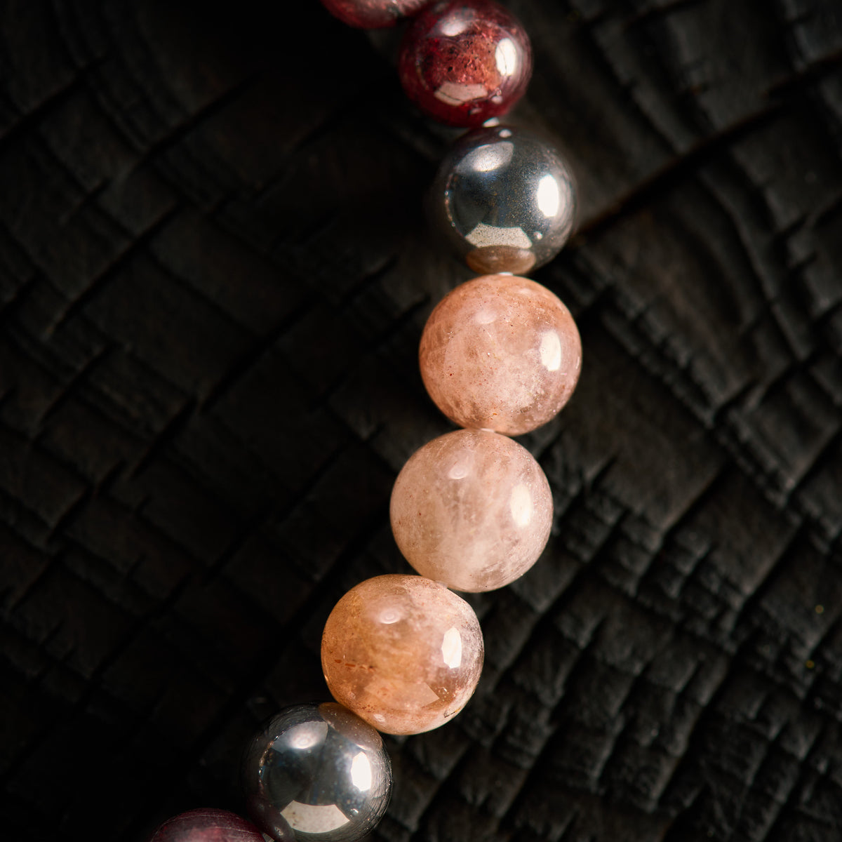 Bracelet élastique en Grenat Rouge, Hématite et Pierre de Lune Orangée