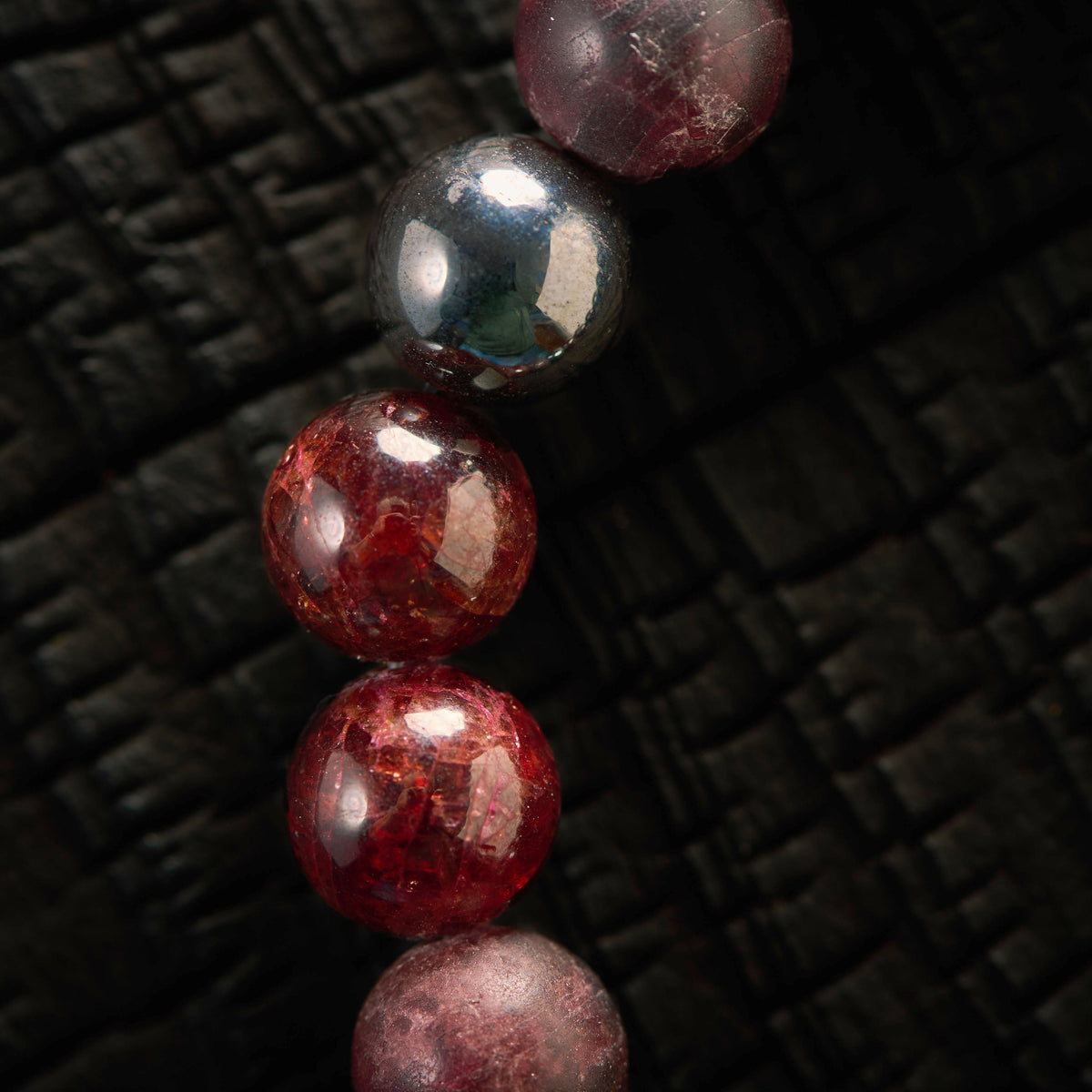 Bracelet élastique en Grenat Rouge et Hématite
