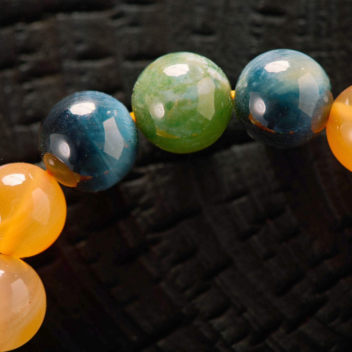 Bracelet élastique en Cornaline, Agate Mousse et Oeil de Faucon