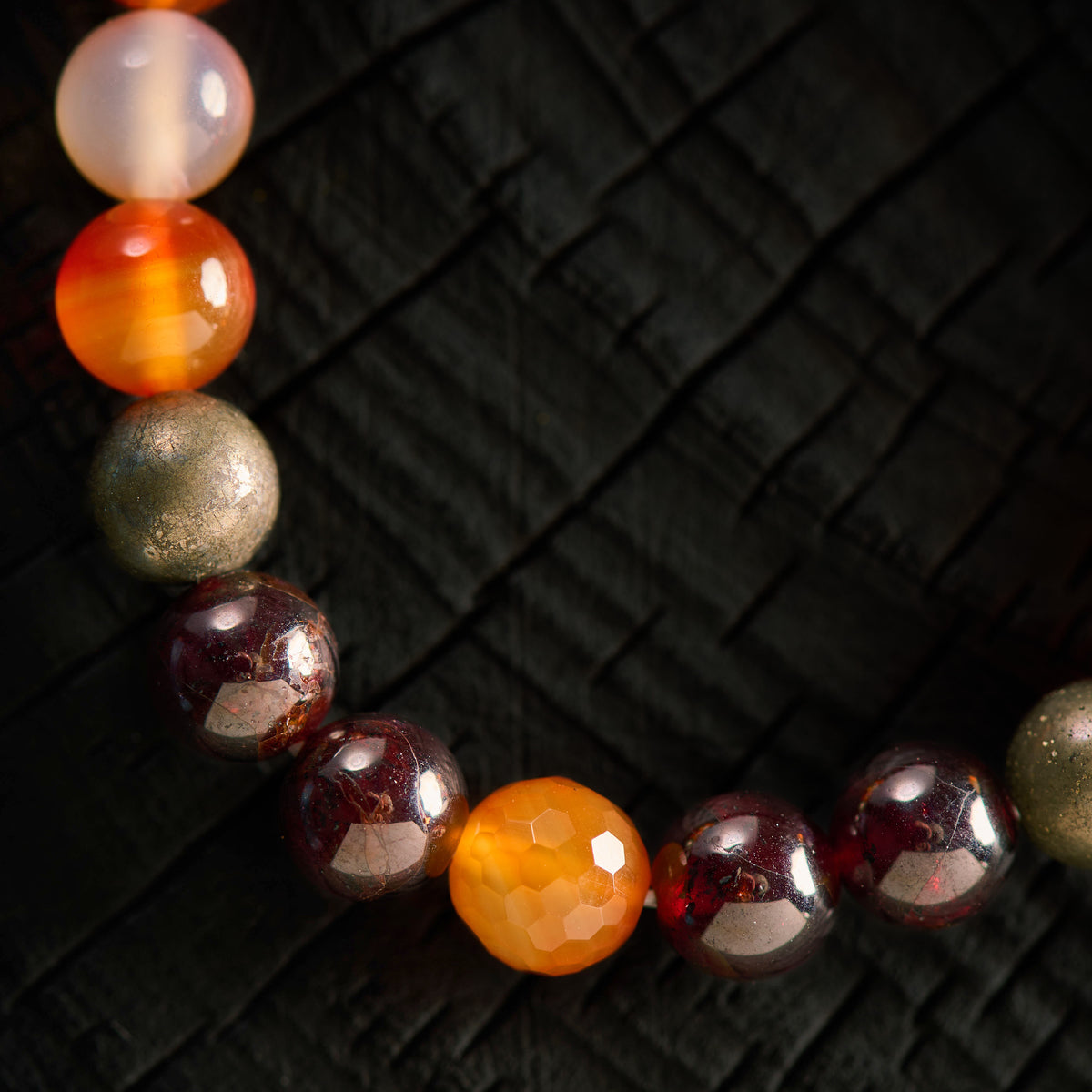 Bracelet élastique en Grenat Rouge, Pyrite et Cornaline