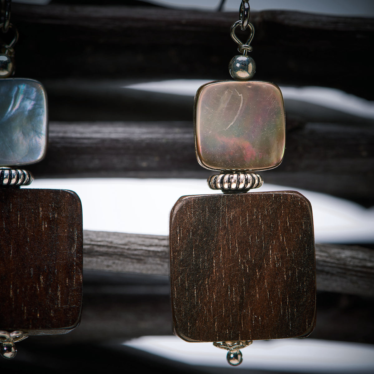 Boucles d'Oreilles en Nacre et Ebène