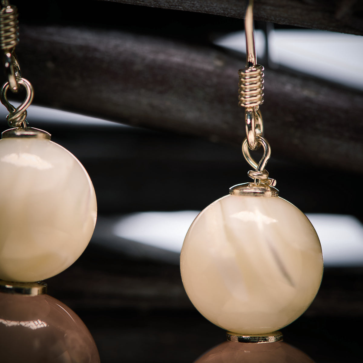 Boucles d'Oreilles en Quartz Rose et Nacre