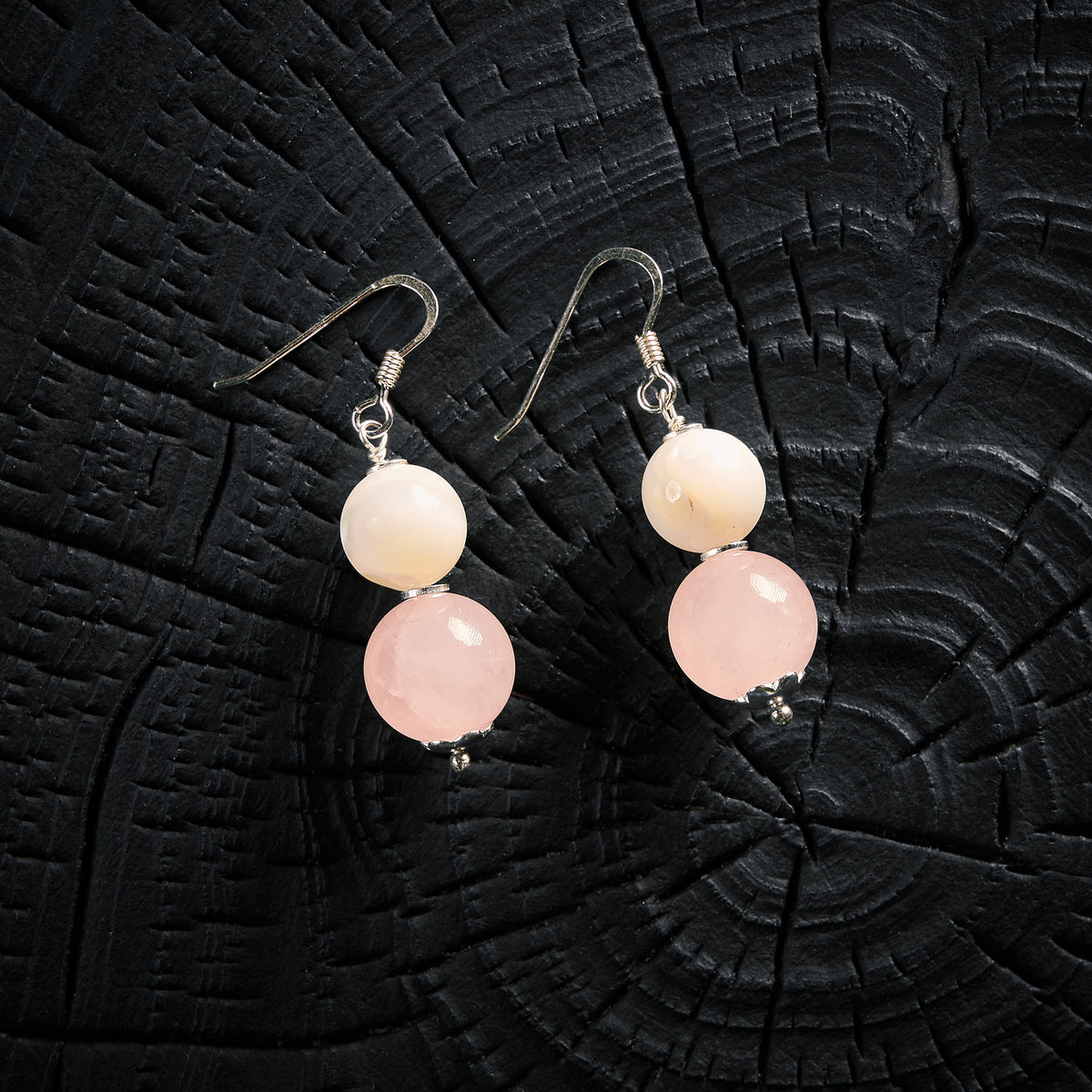 Boucles d'Oreilles en Quartz Rose et Nacre