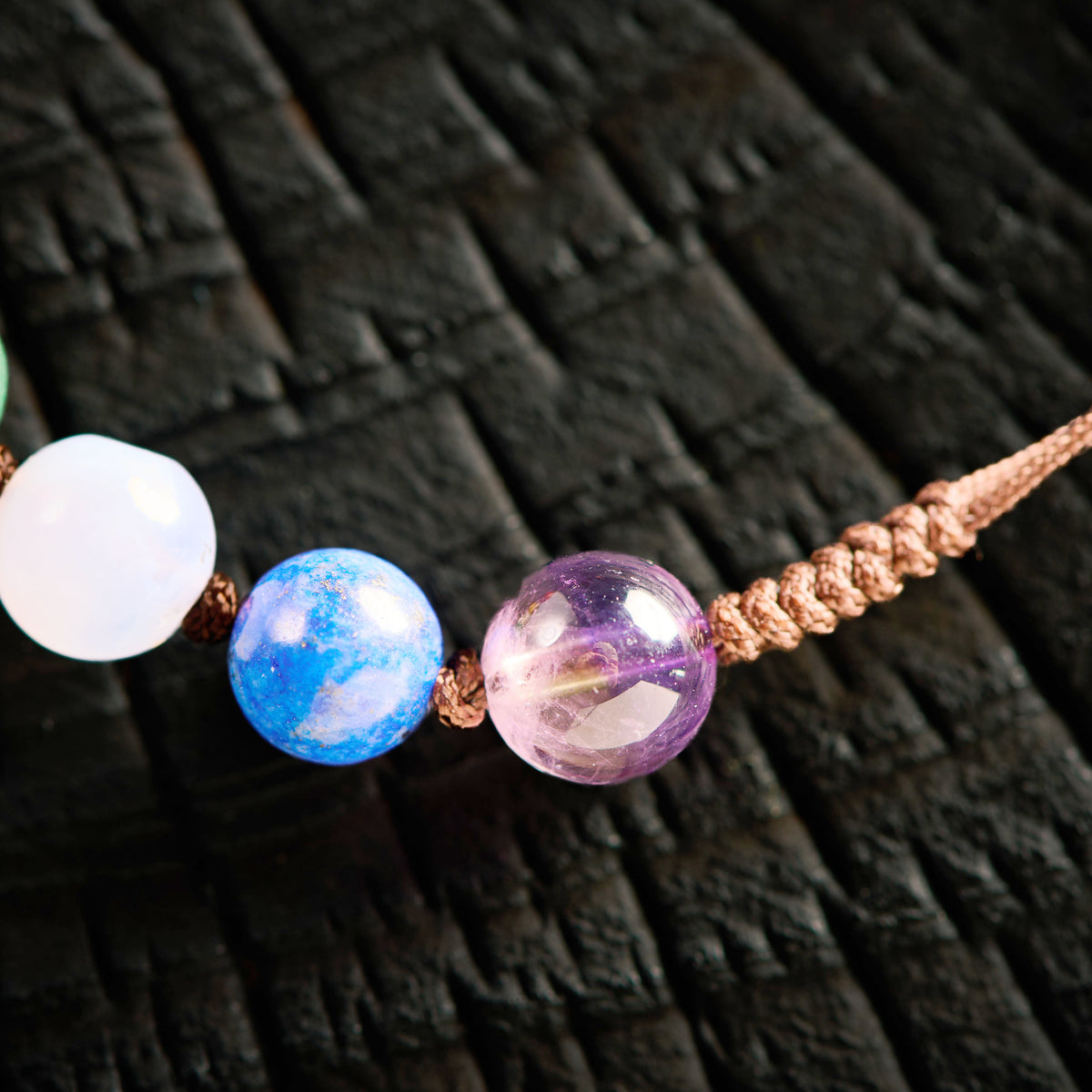Bradelet shambala 7 chakras - Améthyste, Lapis Lazuli, Calcédoine, Chrysoprase, Citrine, Cornaline, Jaspe Rouge