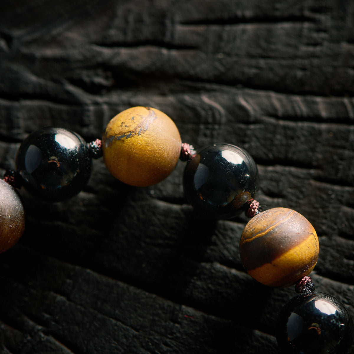 Bracelet shambala en Oeil de Tigre et Agate Noire - Onyx