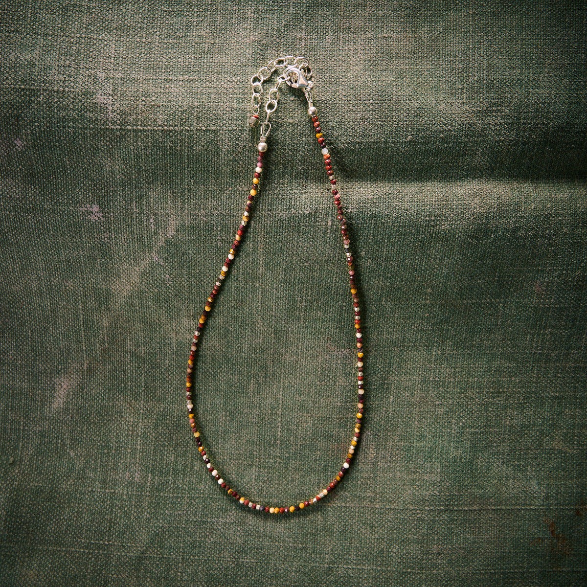 Collier en Jaspe Mokaïte