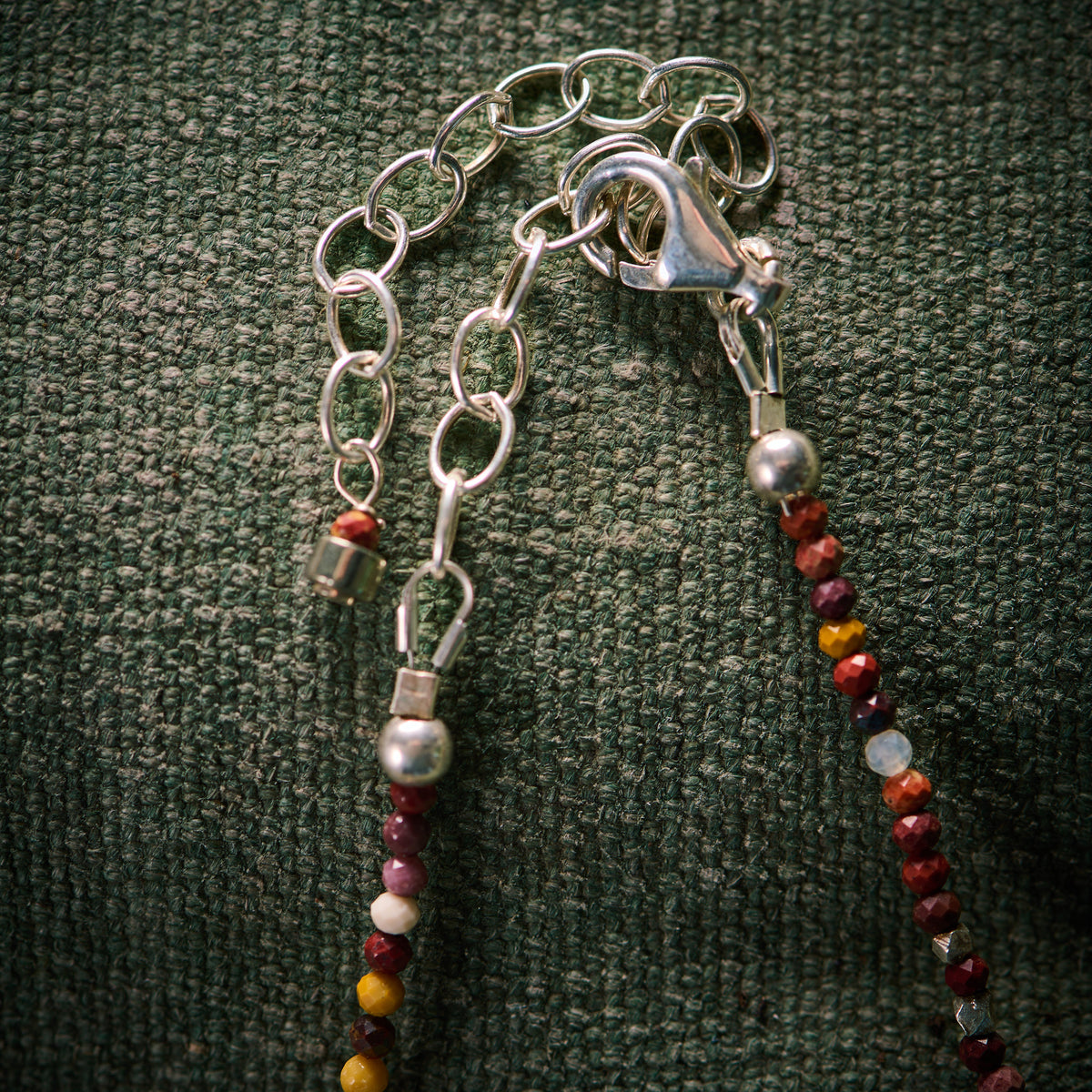 Collier en Jaspe Mokaïte