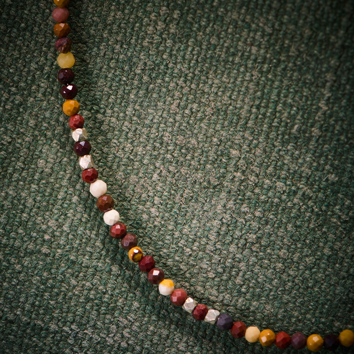 Collier en Jaspe Mokaïte