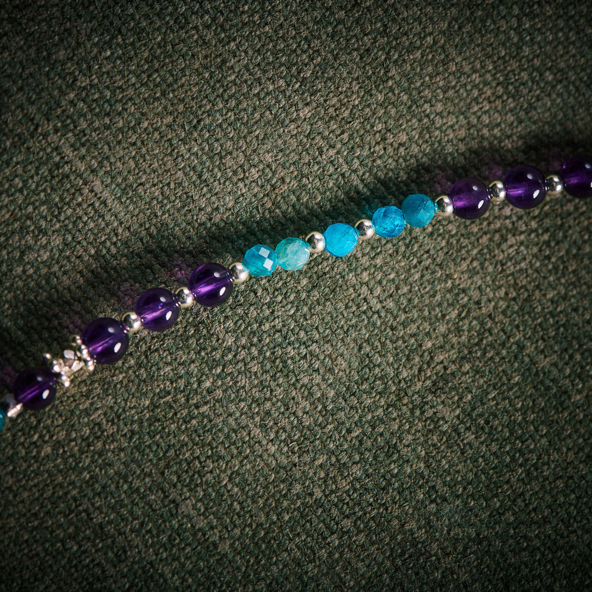 Collier en Améthyste et Apatite