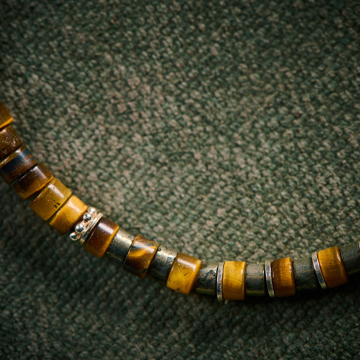Collier en Oeil de Tigre et Pyrite