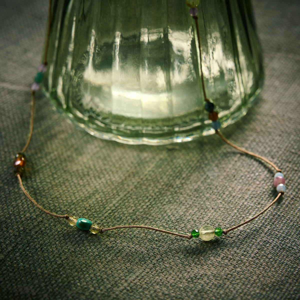 Collier multi pierres
